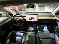 تسلا موديل 3